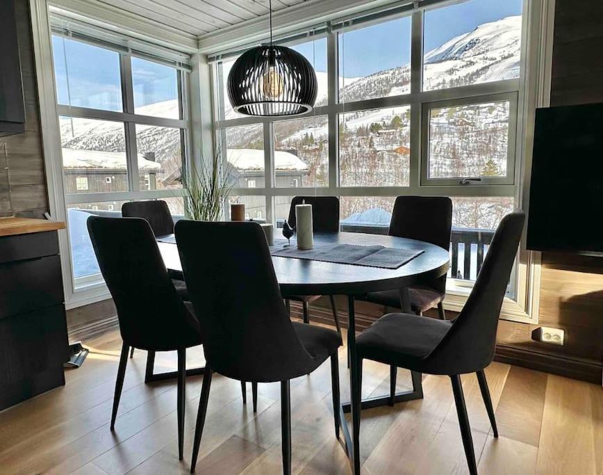 Lovise Mountain Apartment Stranda  Buitenkant foto