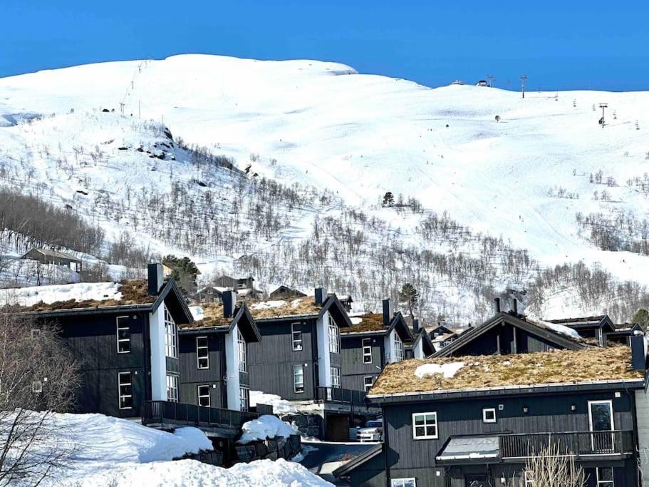 Lovise Mountain Apartment Stranda  Buitenkant foto